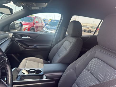 Used 2025 Chevrolet Equinox LT FWD image 25