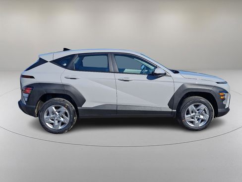 New 2026 Hyundai Kona SE image 8