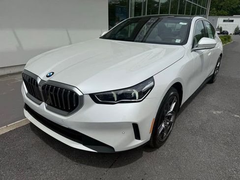 Used 2026 BMW 530i xDrive w/ Executive Package image 3