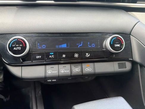 Used 2023 Hyundai Elantra SEL FWD image 18