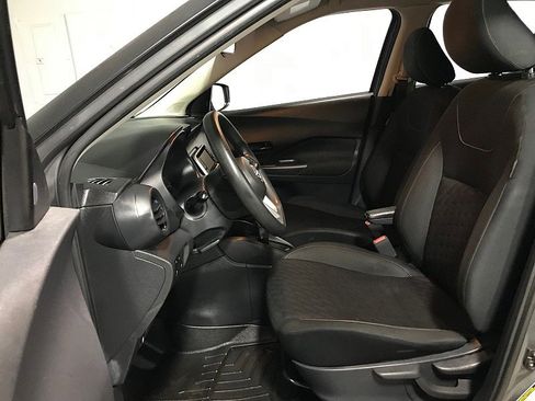 Used 2022 Nissan Kicks S FWD image 11