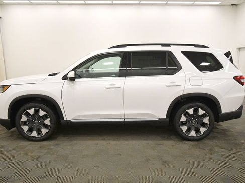 New 2026 Honda Pilot Touring image 4