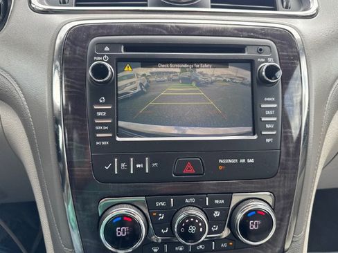 Used 2015 Buick Enclave Leather FWD image 19
