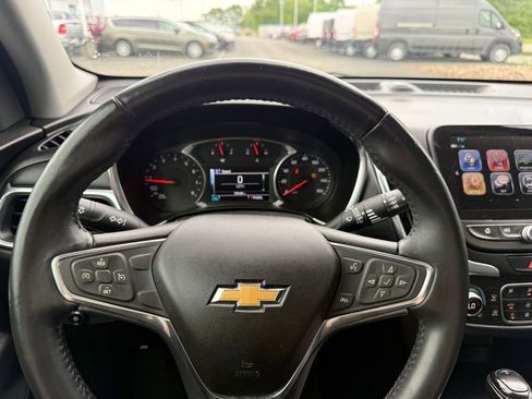 Used 2018 Chevrolet Equinox LT w/ Sun & Infotainment Package FWD image 18