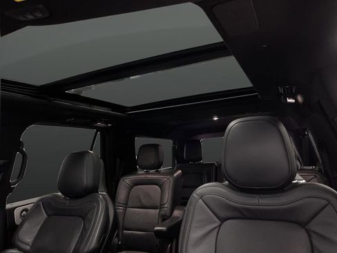 Used 2024 Lincoln Navigator L Reserve image 7