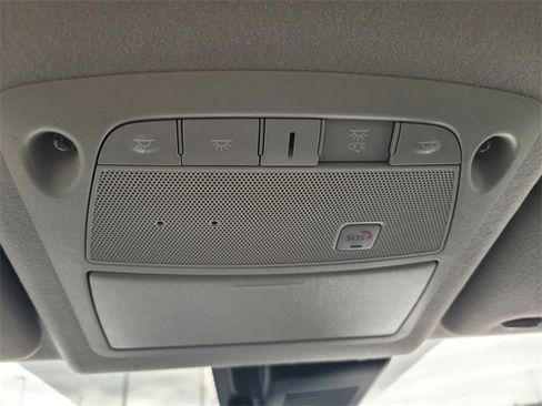 Used 2018 Nissan Leaf SV w/ SV Technology Package image 22