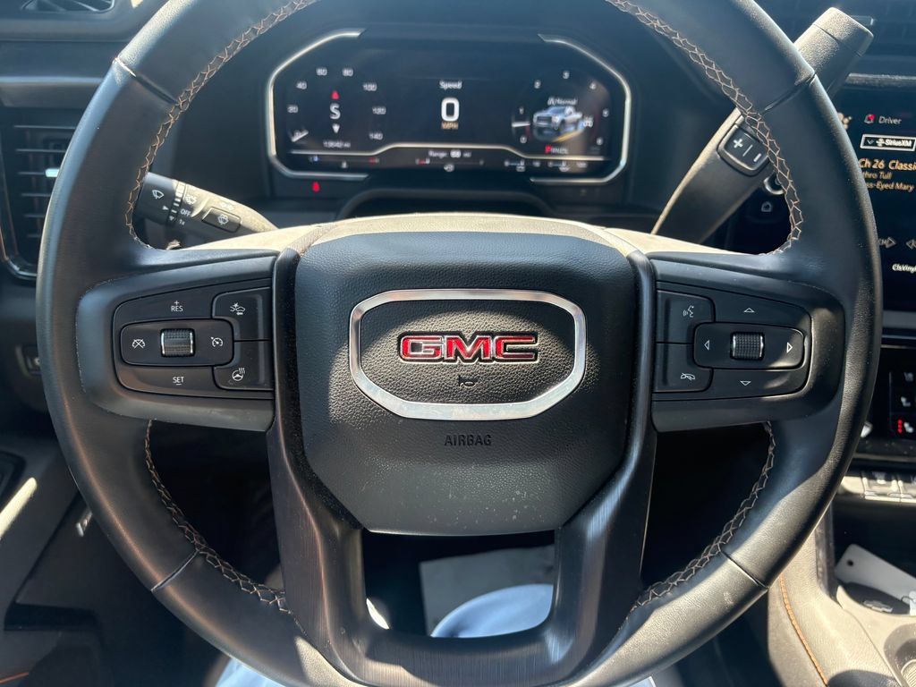 Used 2025 GMC Sierra 2500 AT4 AWD/4WD image 7