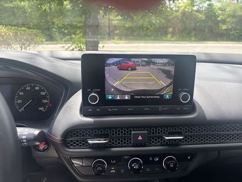 Certified 2025 Honda HR-V Sport image 2