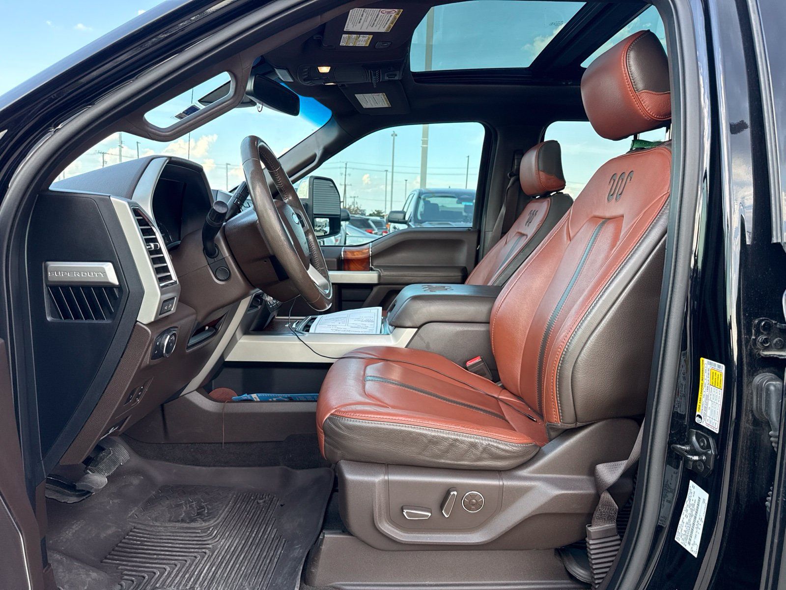 Used 2018 Ford F350 King Ranch w/ King Ranch Ultimate Package AWD/4WD image 6