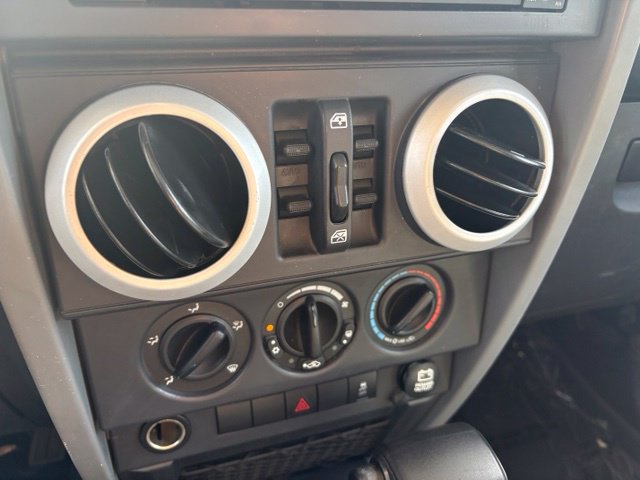 Used 2010 Jeep Wrangler Unlimited Sahara w/ Mopar Chrome Edition Group AWD/4WD image 20