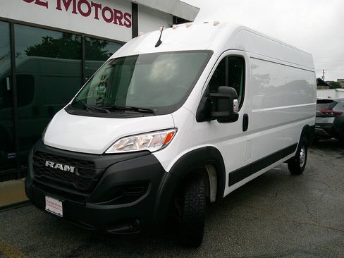 Used 2023 RAM ProMaster 2500 FWD image 2