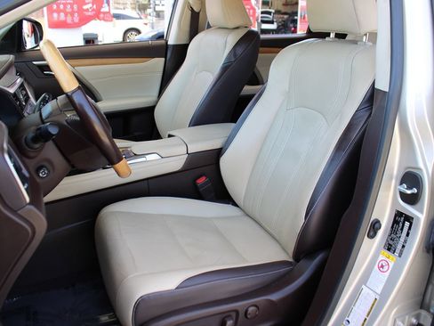 Used 2018 Lexus RX 350L FWD image 26