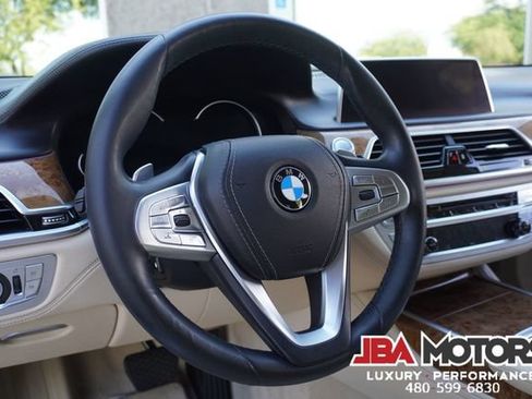 Used 2018 BMW 750i RWD image 92