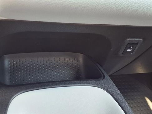 Used 2023 Toyota Corolla SE image 19