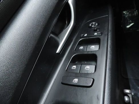 Used 2021 Hyundai Elantra Limited image 22