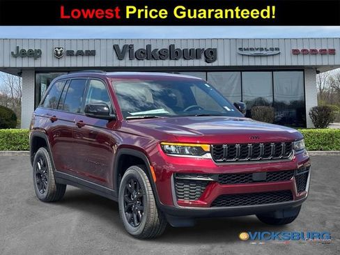 New 2026 Jeep Grand Cherokee Altitude AWD/4WD image 1