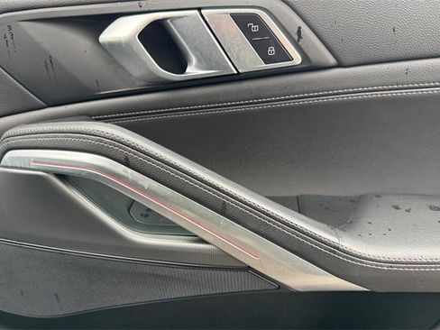 Used 2022 BMW X6 xDrive40i w/ M Sport Package image 21