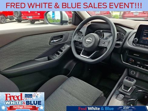 Used 2023 Nissan Rogue SV AWD/4WD image 14