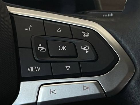 Used 2025 Volkswagen Atlas SE FWD image 11