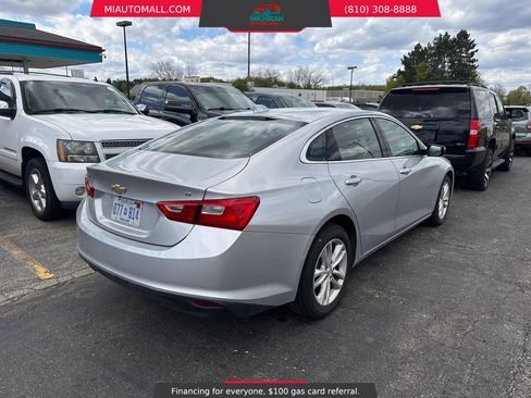 Used 2017 Chevrolet Malibu LT FWD image 4