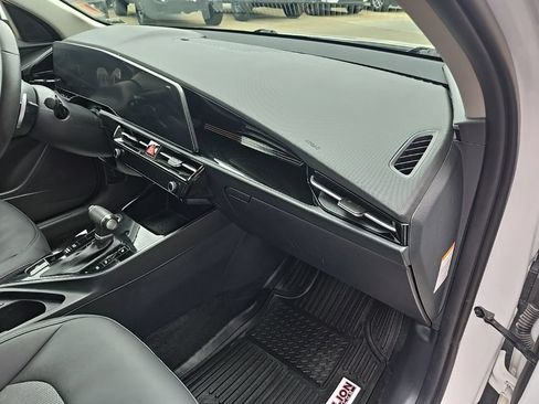 Used 2024 Kia Niro EX FWD image 73