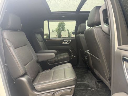Used 2024 Chevrolet Suburban High Country w/ Premium Package AWD/4WD image 22
