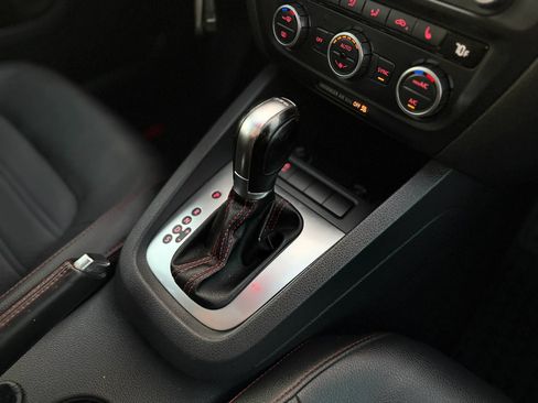 Used 2014 Volkswagen Jetta GLI Autobahn FWD image 37