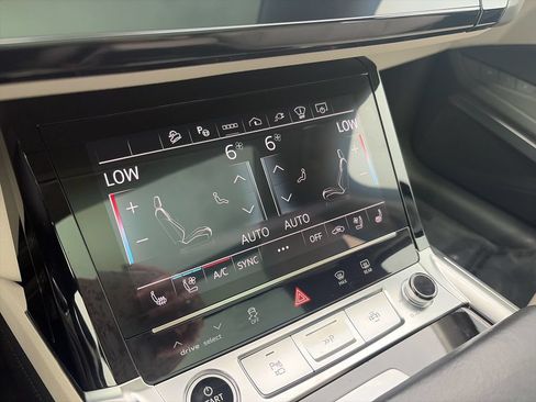 Used 2024 Audi Q8 e-tron Prestige w/ Prestige Package AWD/4WD image 4