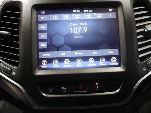 Used 2021 Jeep Cherokee Trailhawk w/ Technology Group AWD/4WD image 23