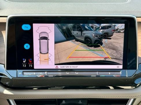 Certified 2025 Volkswagen Atlas SE FWD image 27