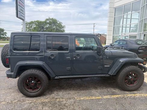 Used 2017 Jeep Wrangler Unlimited Rubicon AWD/4WD image 8