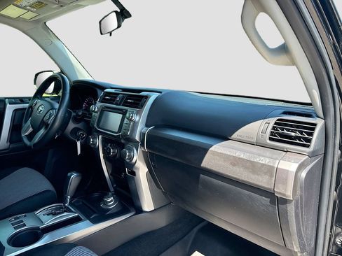 Used 2018 Toyota 4Runner SR5 AWD/4WD image 29