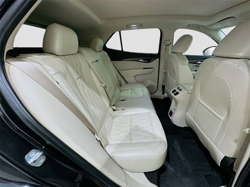 Used 2022 Buick Envision Avenir w/ Technology Package II image 28