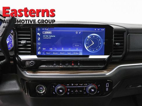 Used 2023 Chevrolet Silverado 1500 LT AWD/4WD image 12