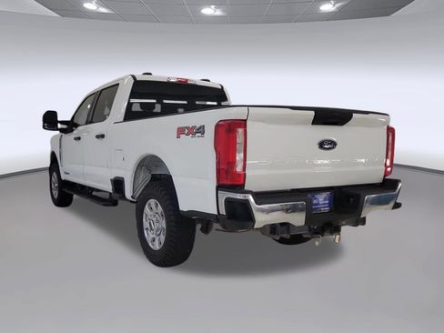 Used 2024 Ford F250 XLT w/ FX4 Off-Road Package AWD/4WD image 3