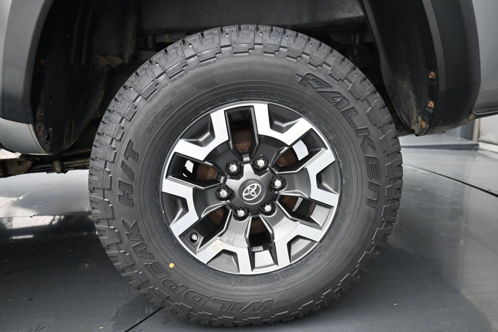 Used 2019 Toyota Tacoma TRD Off-Road AWD/4WD image 15