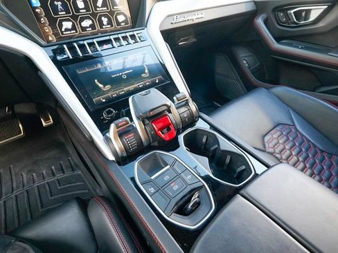 Used 2019 Lamborghini Urus AWD/4WD image 62