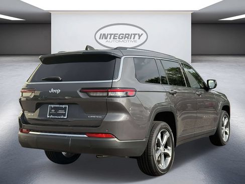 Used 2023 Jeep Grand Cherokee L Limited AWD/4WD image 5