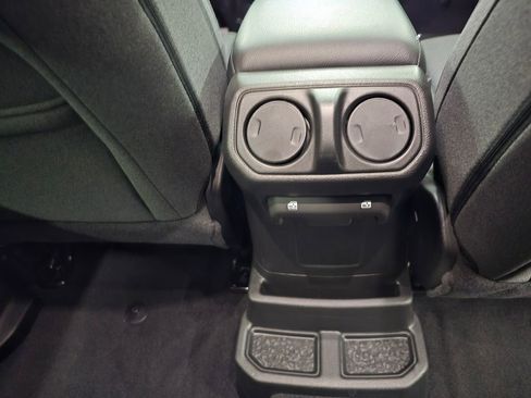 Used 2025 Jeep Wrangler Sport S image 36