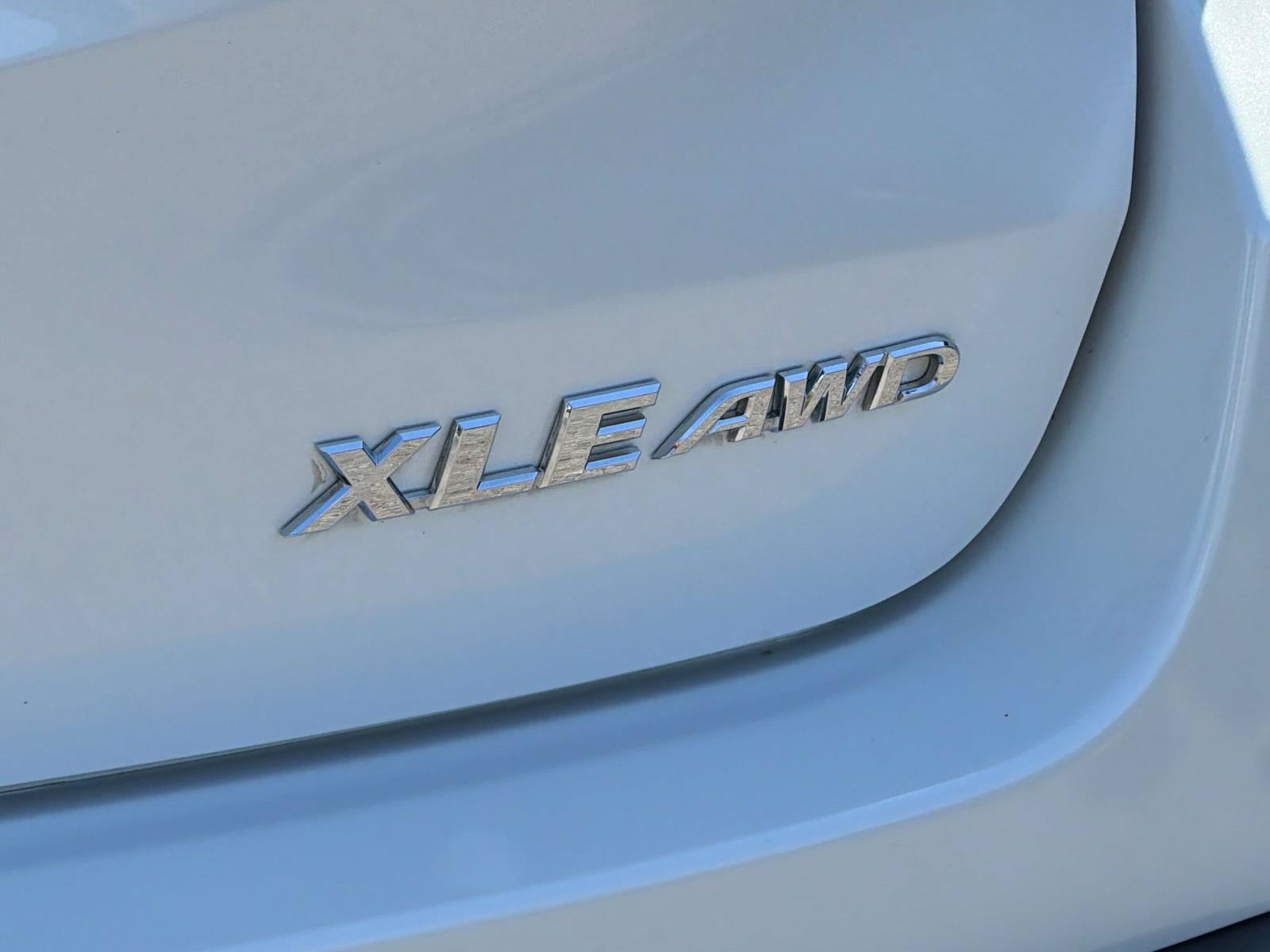 Used 2016 Toyota Highlander XLE AWD/4WD image 14