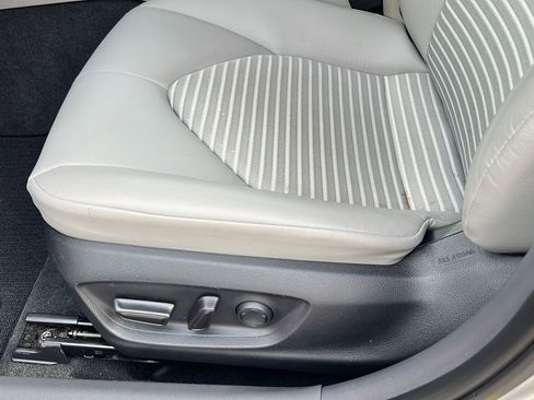 Used 2024 Toyota Camry SE FWD image 15