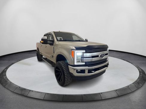 Used 2017 Ford F250 Lariat w/ Lariat Ultimate Package AWD/4WD image 3
