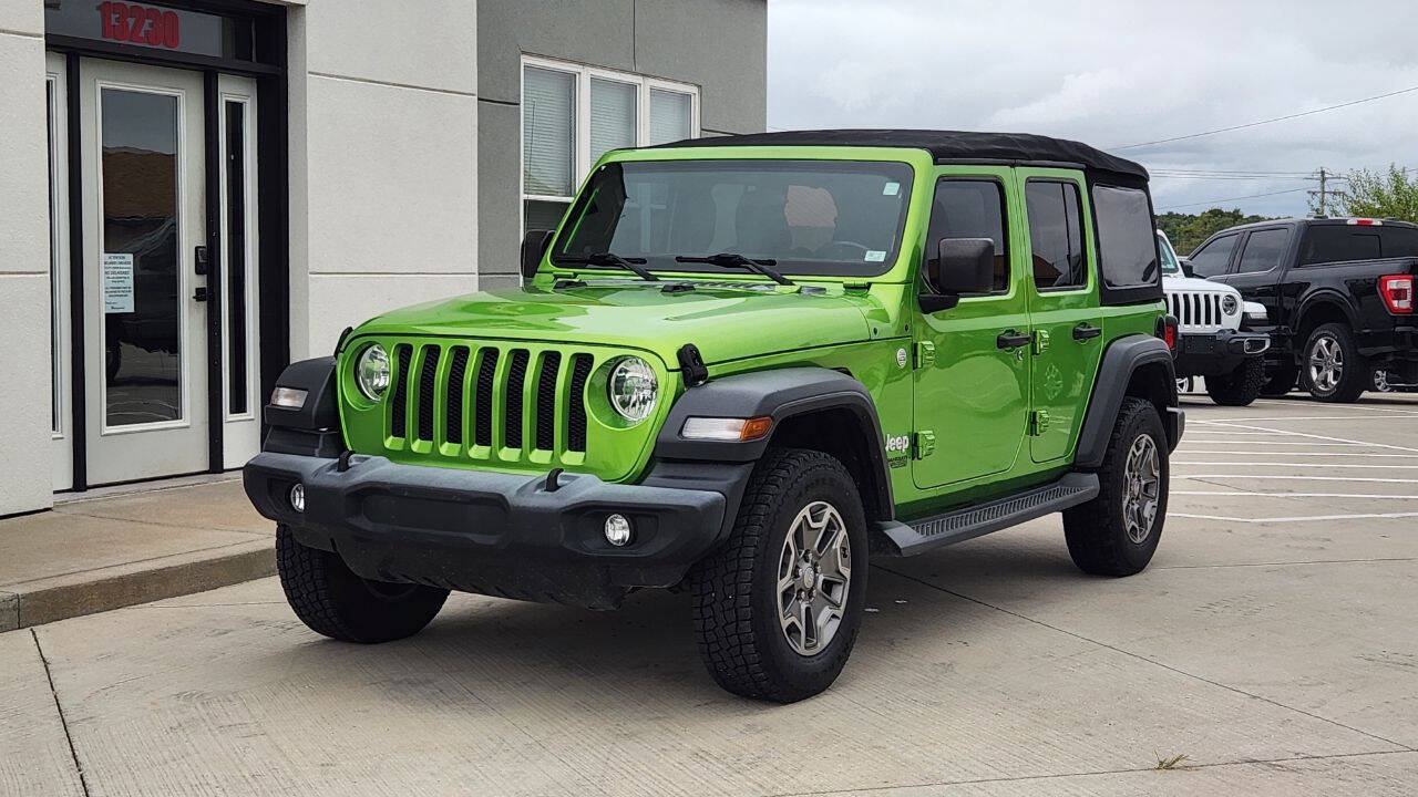 Used 2018 Jeep Wrangler Unlimited Sport S AWD/4WD image 23