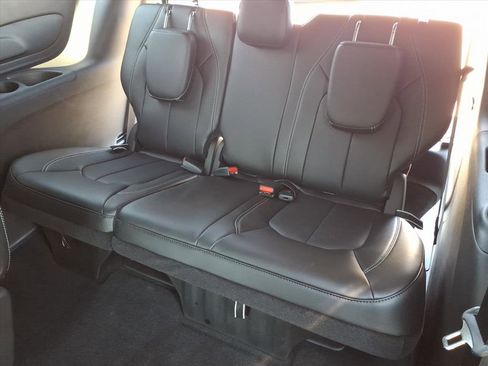 New 2027 Chrysler Pacifica Select FWD image 14