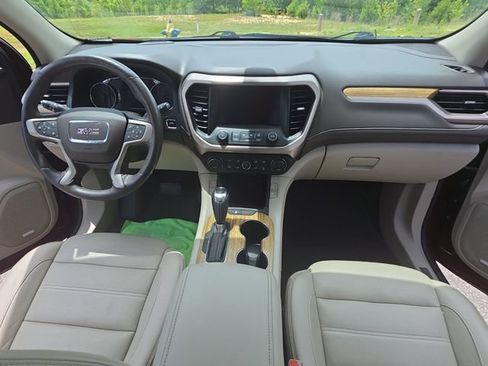 Used 2018 GMC Acadia Denali w/ Technology Package FWD image 10