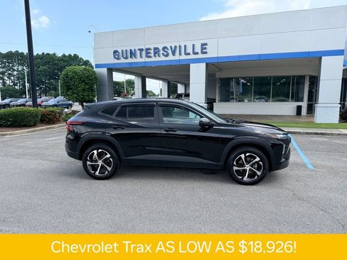 Used 2024 Chevrolet Trax RS w/ Driver Confidence Package FWD image 4