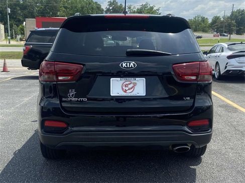 Used 2020 Kia Sorento S image 3