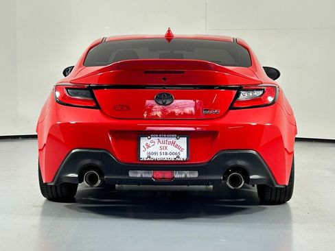 Used 2024 Toyota GR86 Premium image 6