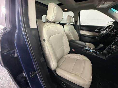 Used 2016 Ford Explorer Platinum image 31