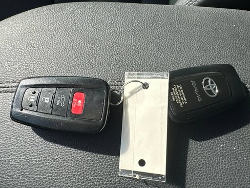 Used 2023 Toyota RAV4 XLE Premium FWD image 17